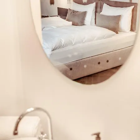 Otel Boutique Tschofen 4*